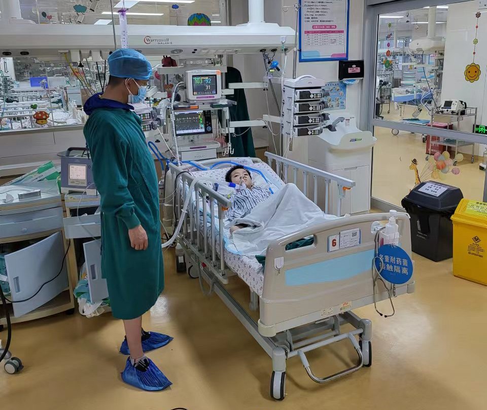 通江县跨省救护车出租公司