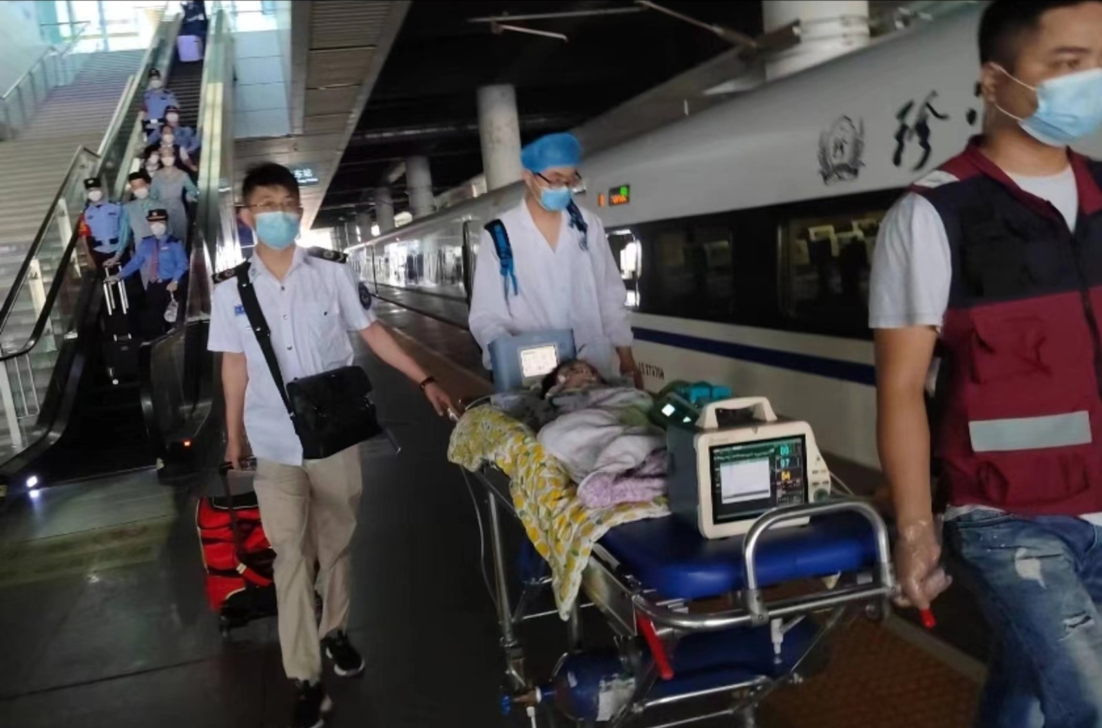 通江县高铁转运公司